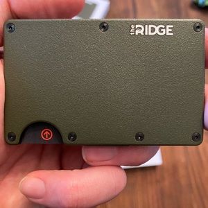 The Ridge Wallet - Matte Olive